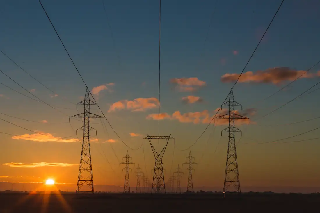 Sektörel enerji yönetimi — hastane, AVM, fabrika, GES